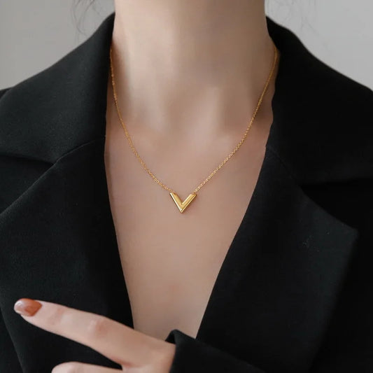 V-Shaped Collarbone Necklace