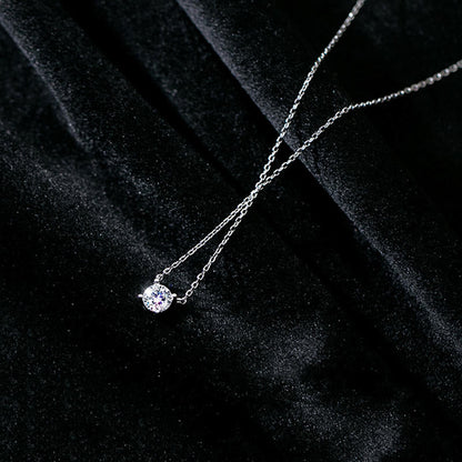Necklace with zircons