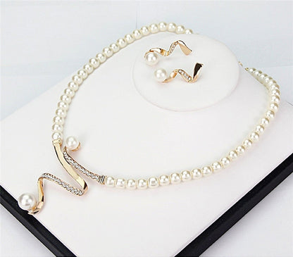 Timeless elegance with natural pearls