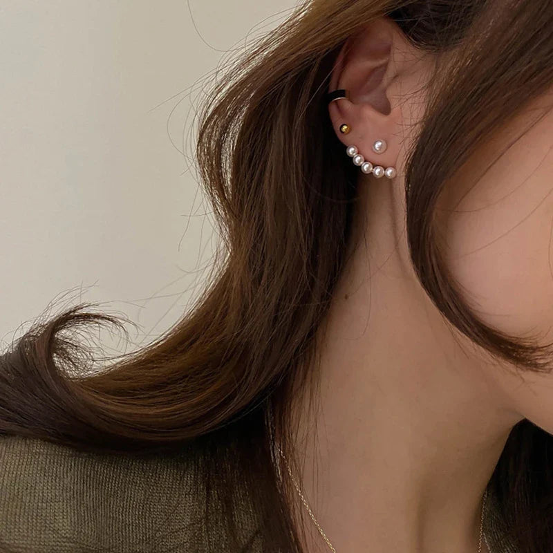 Vanessa - pearl stud earrings