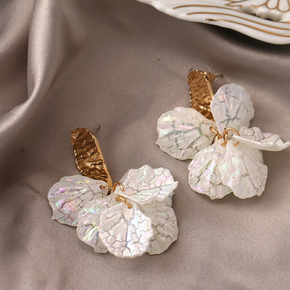 Melia - white acrylic flower petal drop earrings