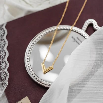 Vien - v-shaped collarbone necklace