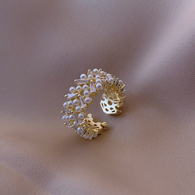 Elegant luxury pearl ring