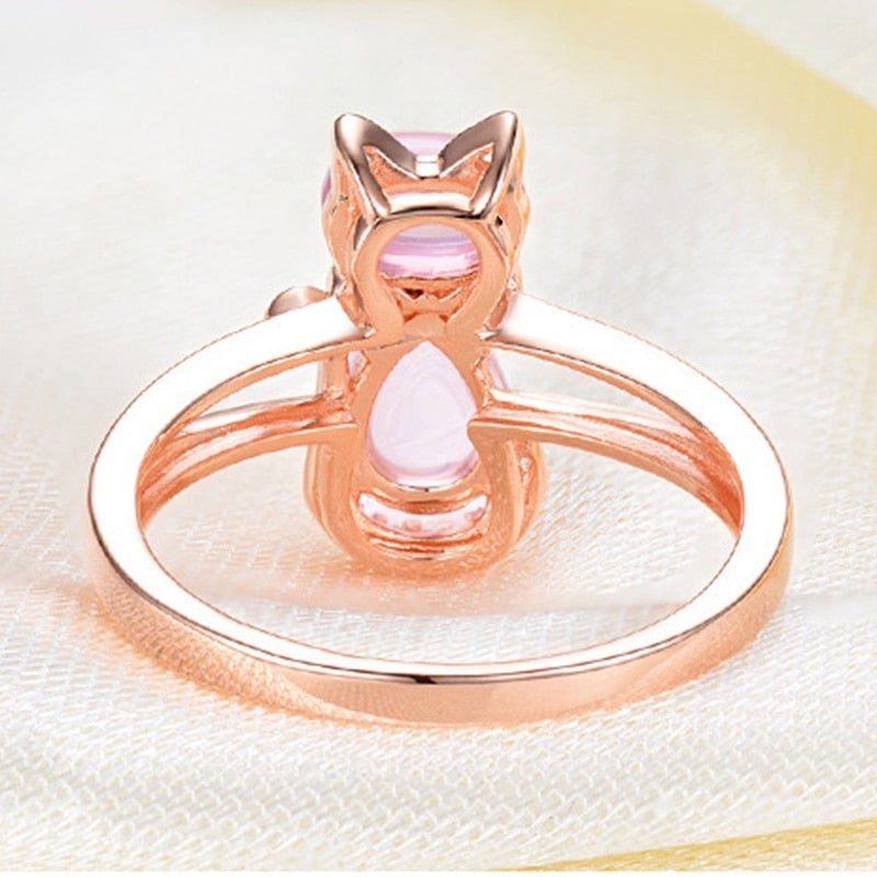 Playful and adjustable cat ring