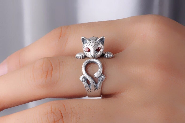 Adjustable Playful Cat Ring