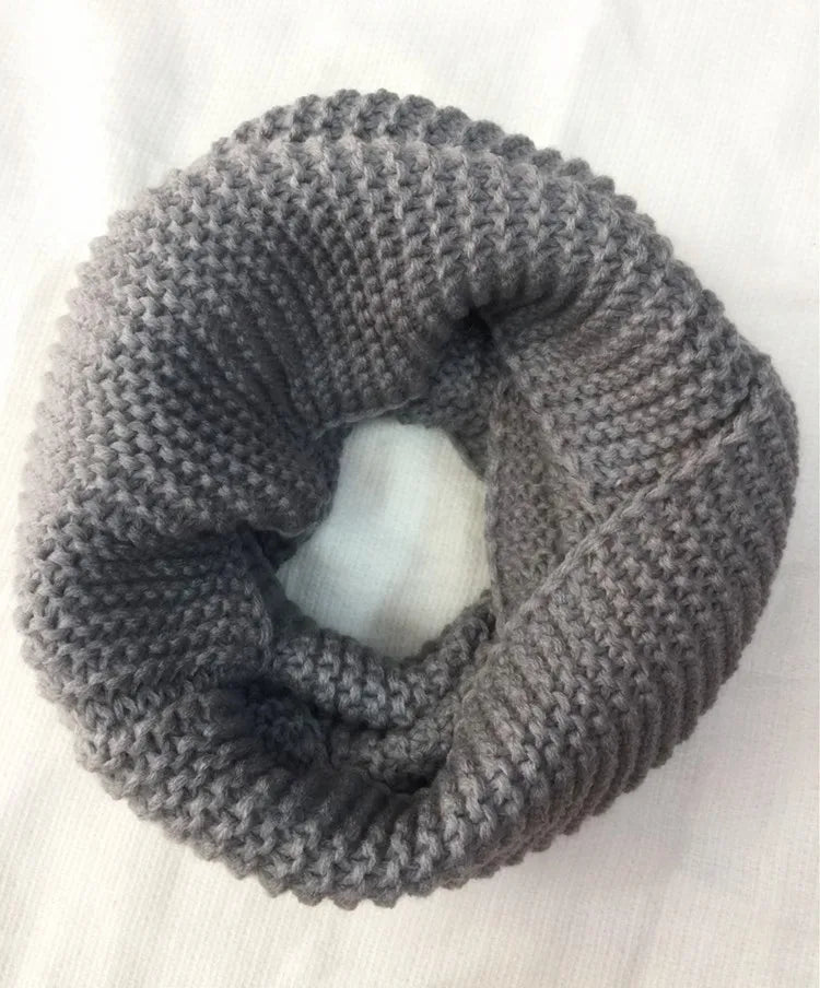 Women's elegant wool round scarf