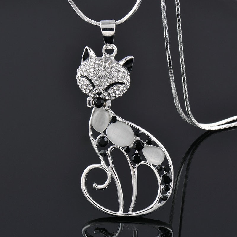 Enchanting cat love necklace