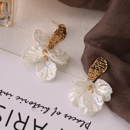 Melia - white acrylic flower petal drop earrings