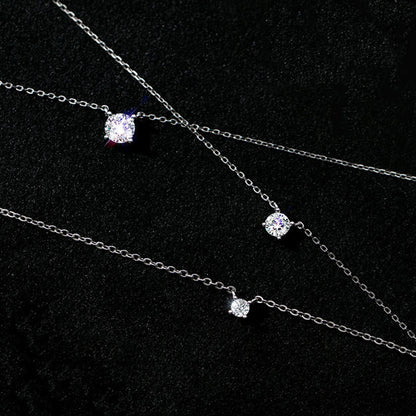 Necklace with zircons