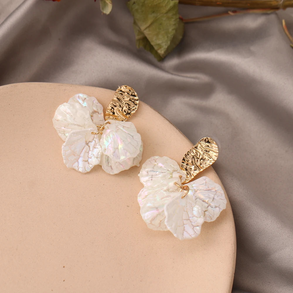 Melia - white acrylic flower petal drop earrings