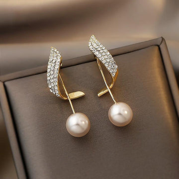 Elegant pearl earrings