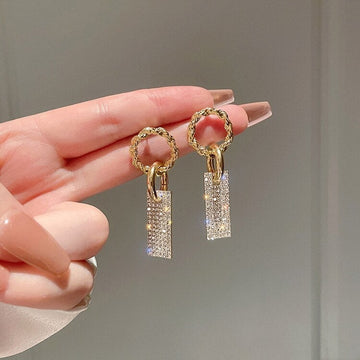 Luxurious zirconia earrings