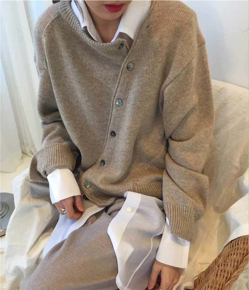 Women's oblique button lazy style cardigan