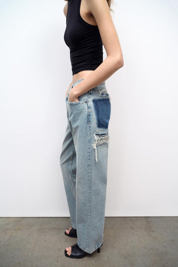 Women's trendsetting viral baggy jeans