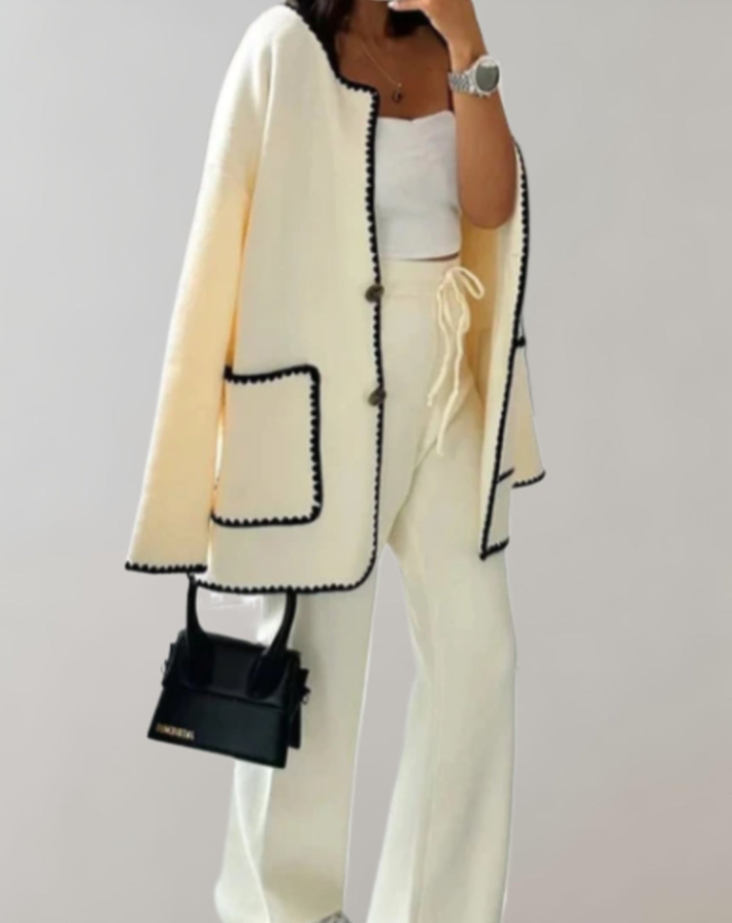 Women's two-piece suit with wide legs