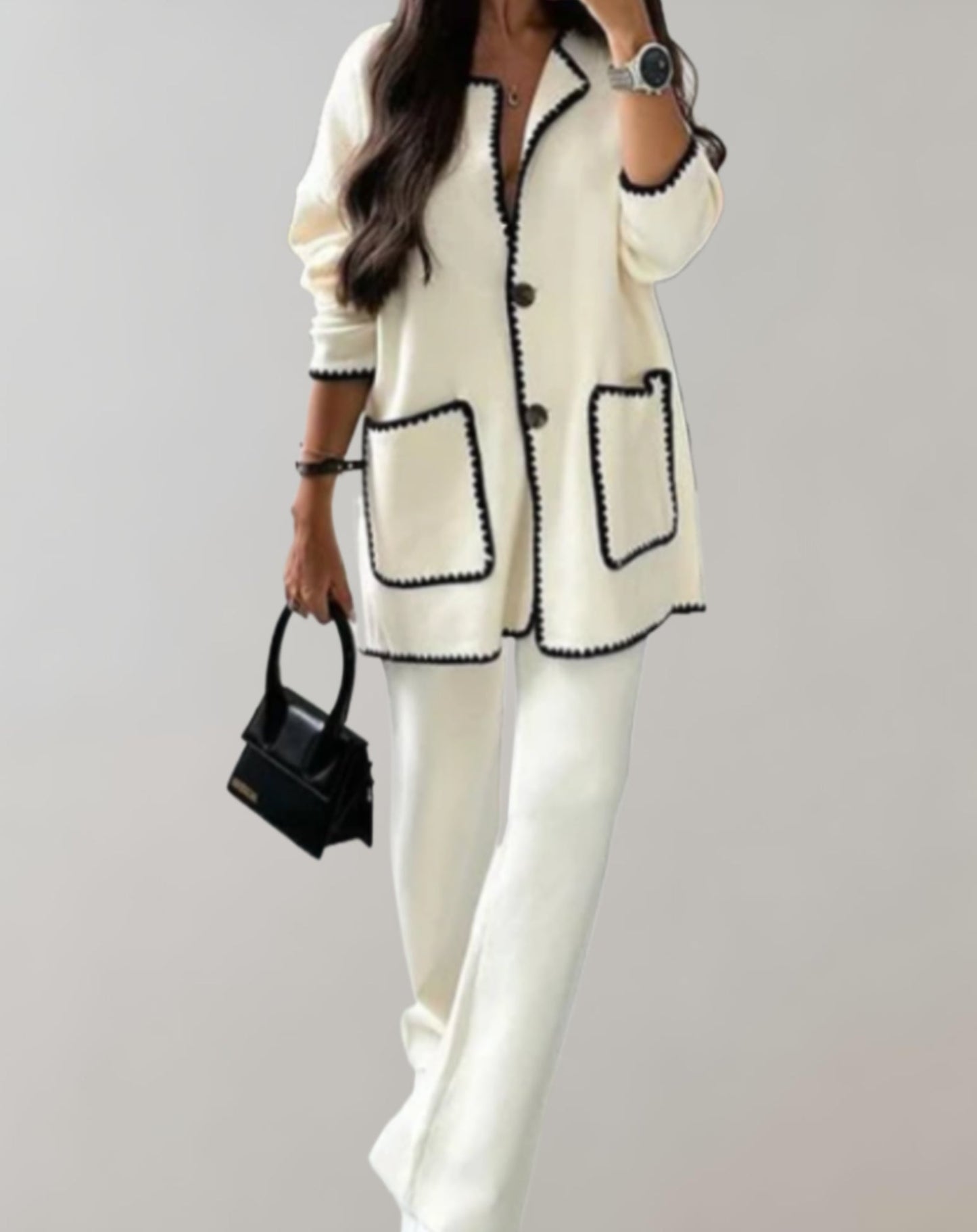 Women's two-piece suit with wide legs