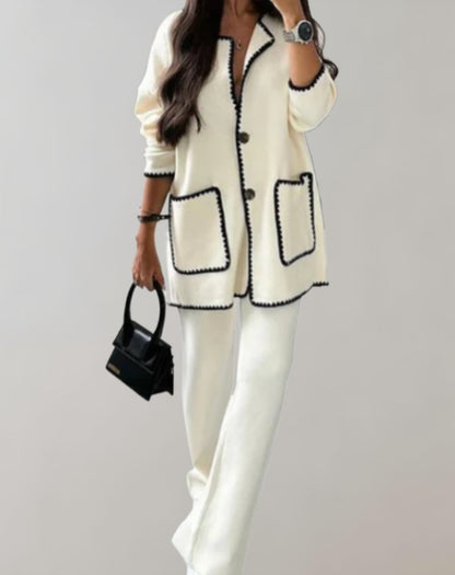 Women's two-piece suit with wide legs
