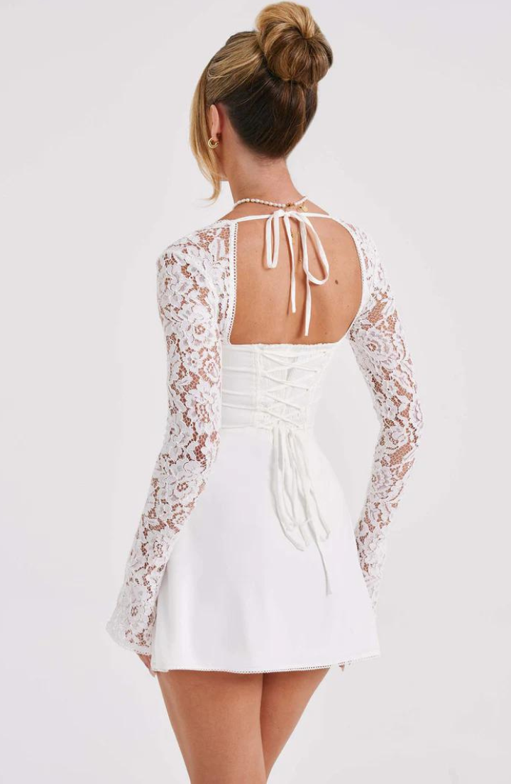 Women’s Mini Dress – Slim Fit – Lace Flared Sleeves – Sweetheart Neckline – Tie Front