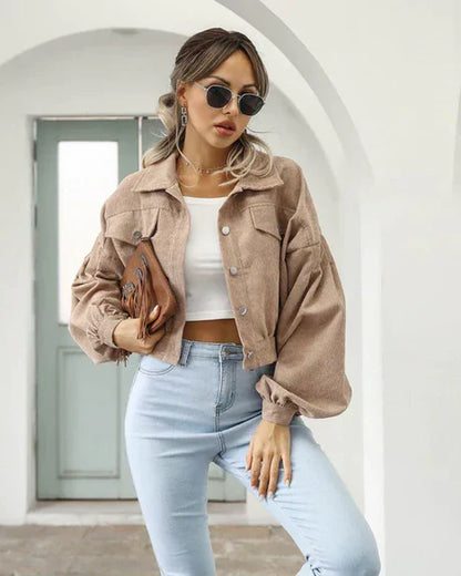 Women's shortened jacket with button closure and front pocket