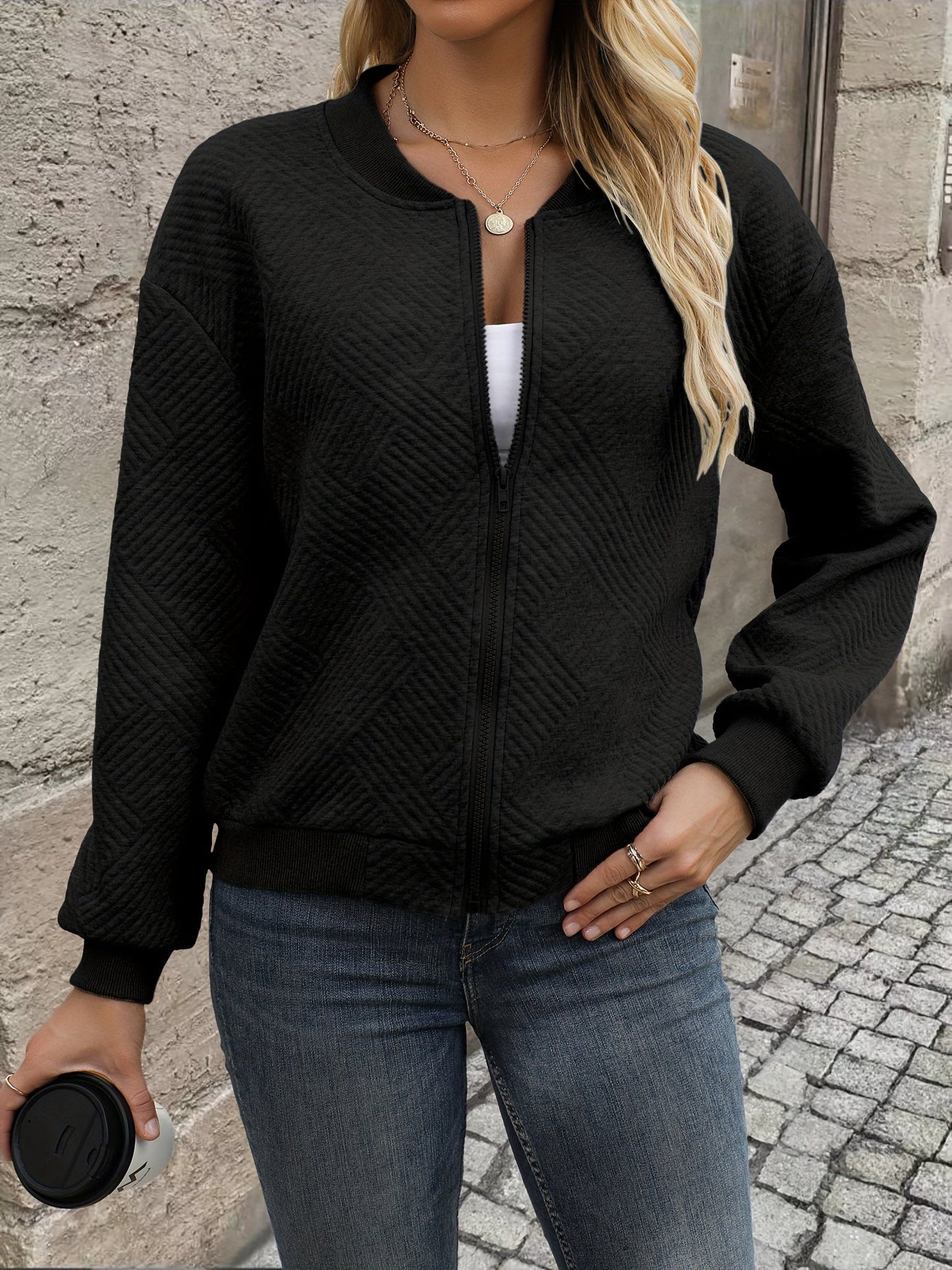 Women's long sleeved jacket with zipper