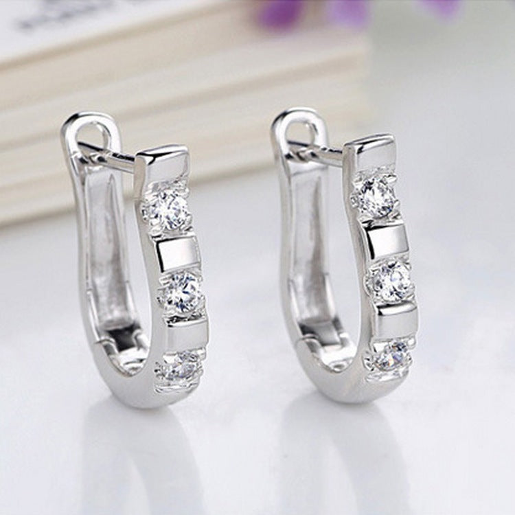 Elegant crystal hoop earrings