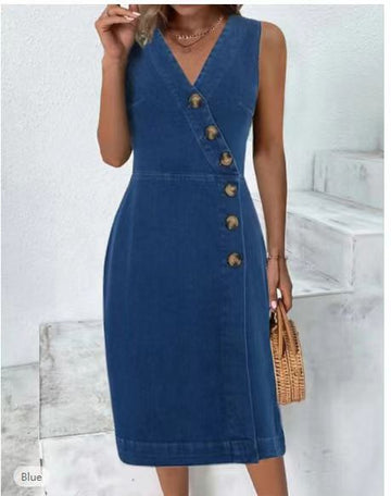 Bethany - Midi Dress with V-neck and Button detail