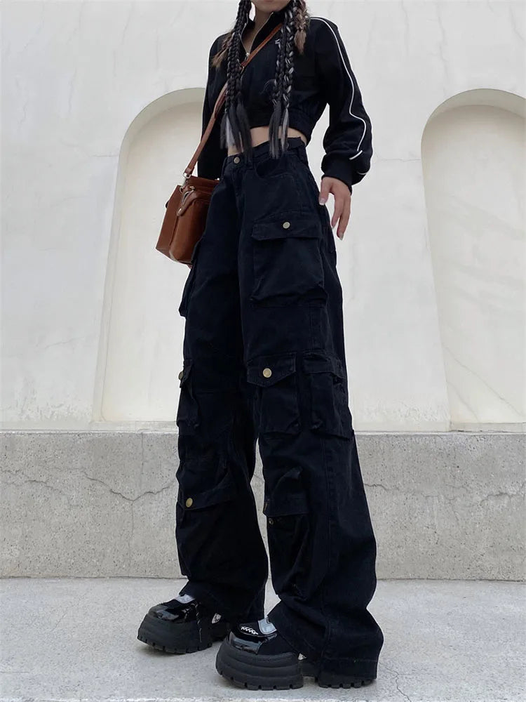 Women's retro cargo pants with many pockets and wide legs