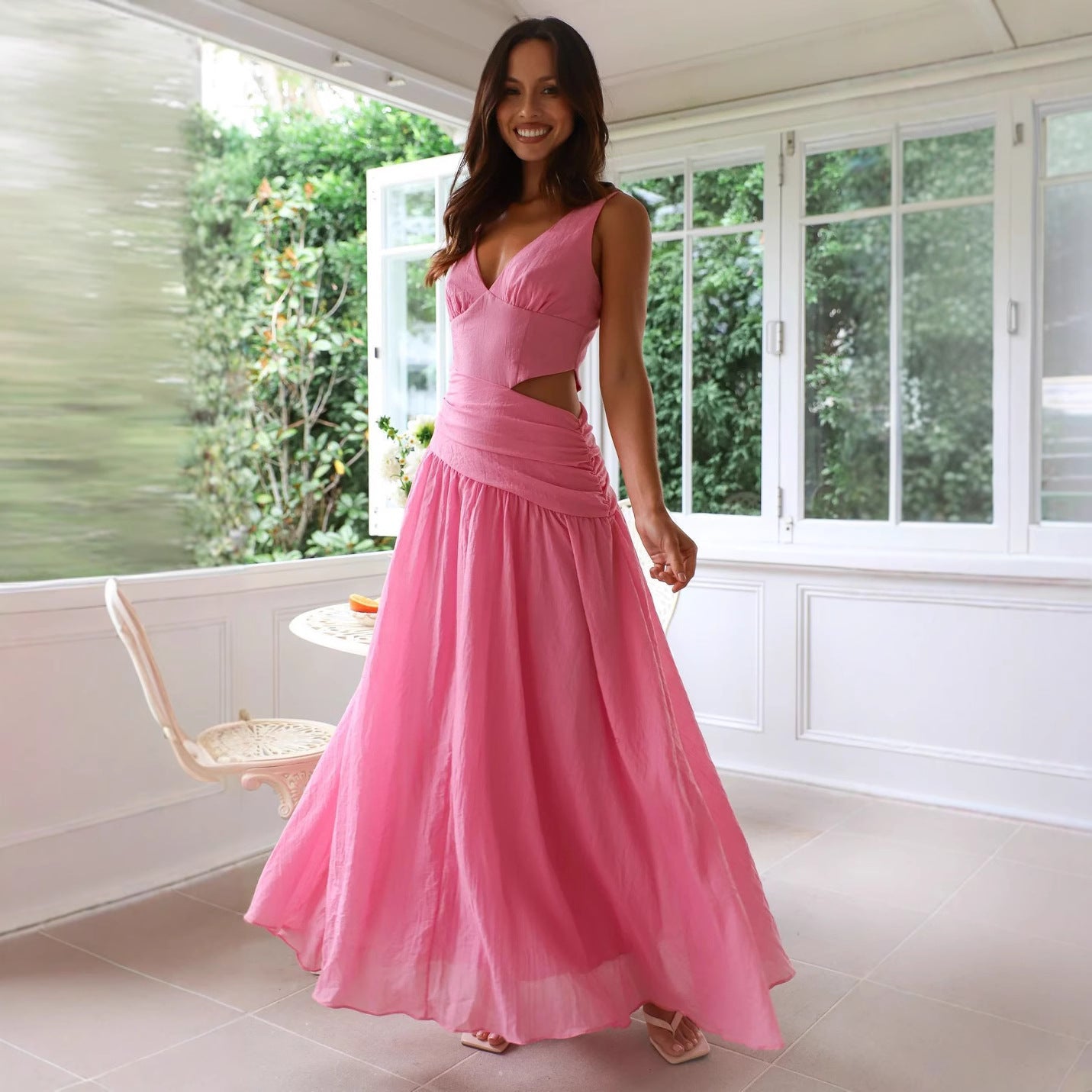 Women’s Maxi Dress – A-Line Fit – V-Neck – Sleeveless – Cut-Out Waist – Flowy Chiffon
