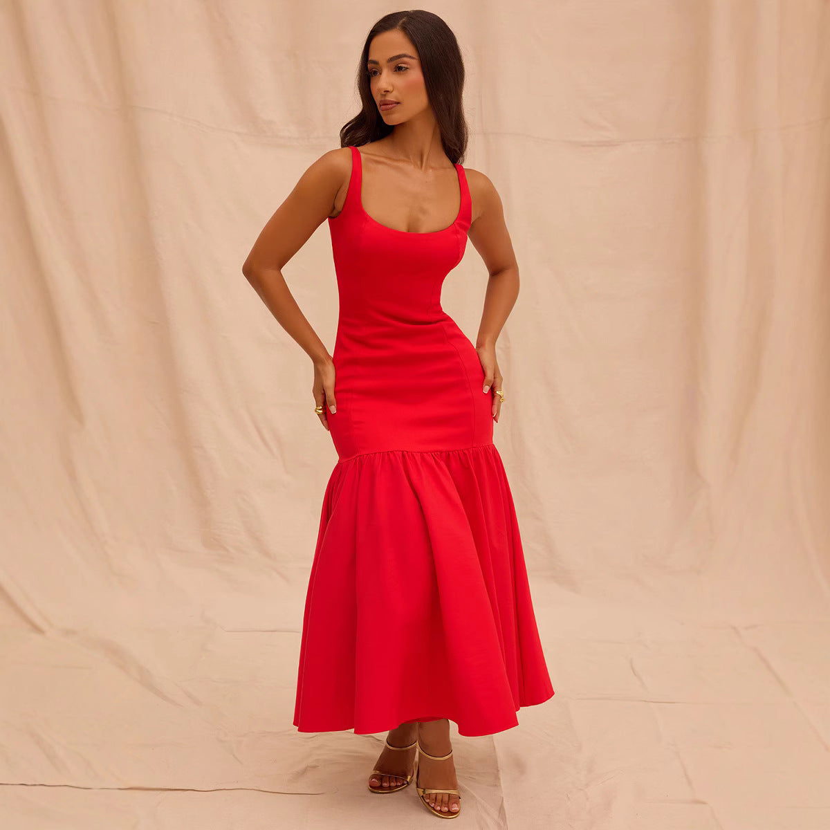 Women’s Evening Dress – Satin Fabric – Fitted Silhouette – Sleeveless Scoop Neck – Midi Length