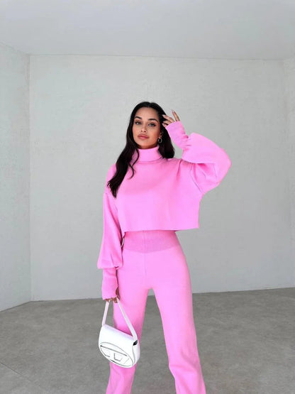 Women’s Two-Piece Suit – Ribbed Knit – Cropped Turtleneck – Wide-Leg High Waist Pants