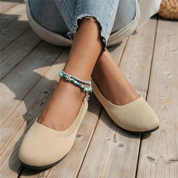 Classic slip-on flat shoes with cushioned sole for women