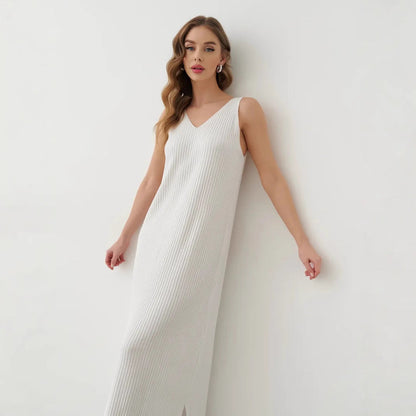 Women’s Maxi Dress – Sleeveless – Relaxed Fit – V-Neck – Pleated – Spaghetti Straps