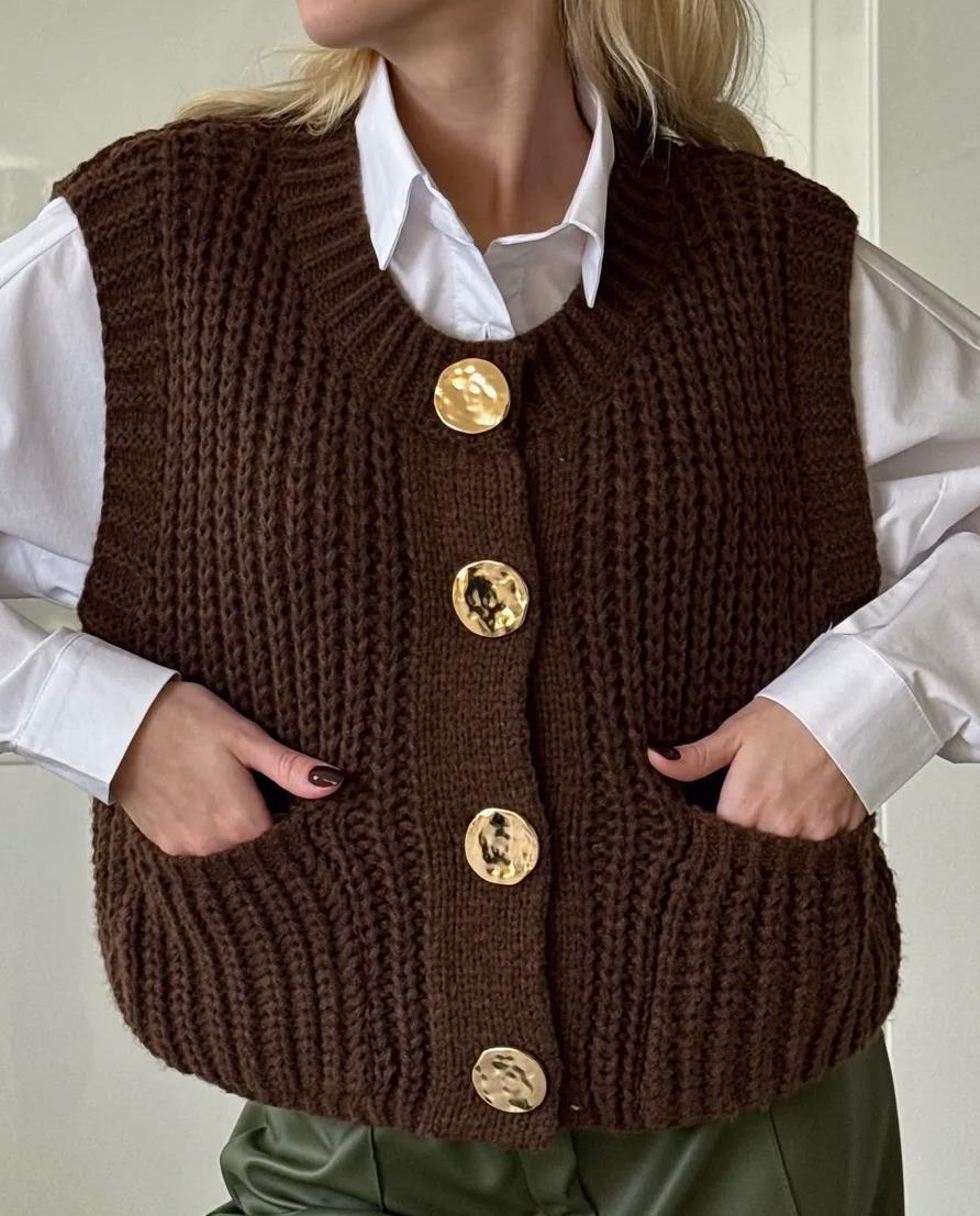 Women’s Knitted Vest – Wool Blend – Oversized Fit – Ribbed – Button Front – Pockets