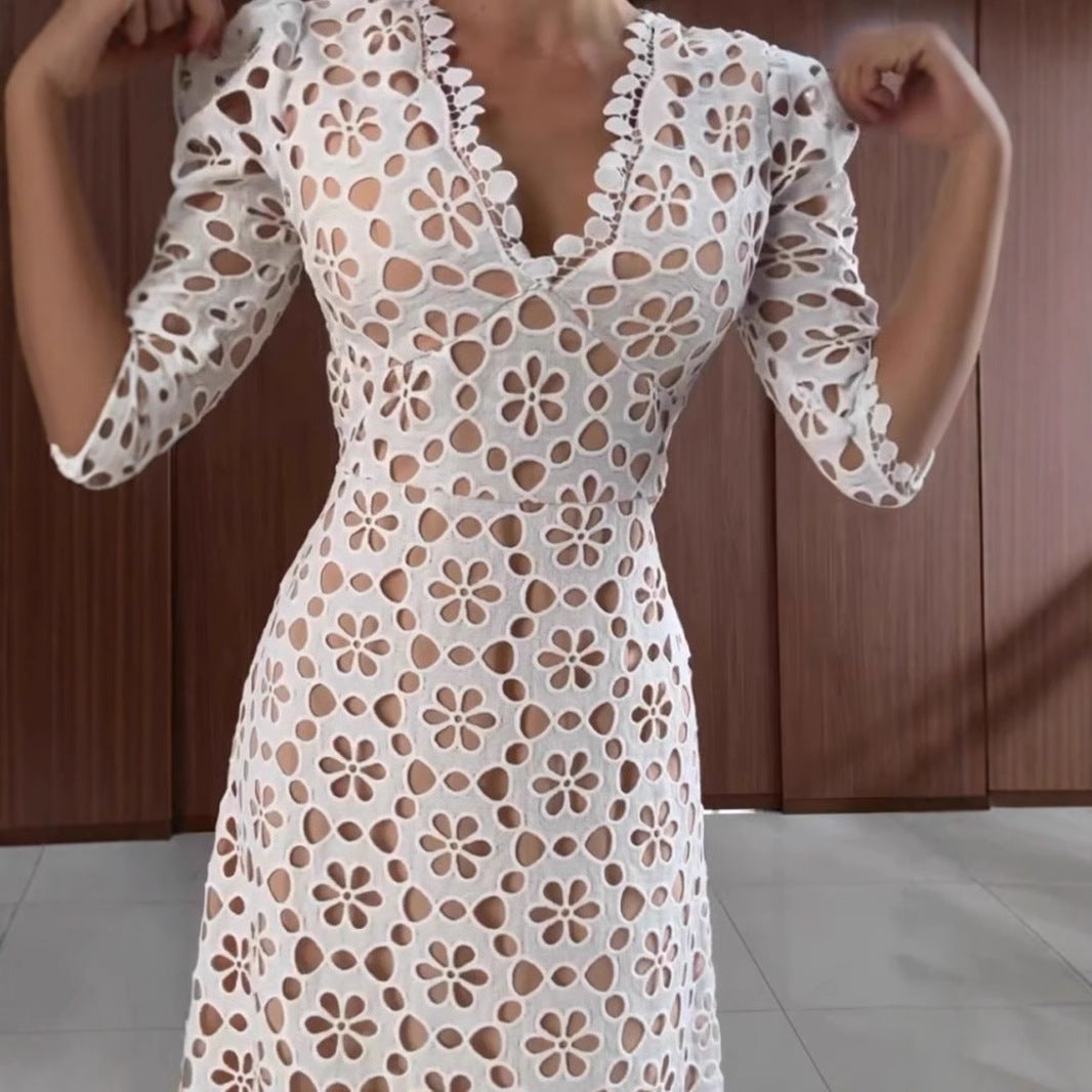 Women’s Lace Maxi Dress – V-Neck – A-Line Fit – Mid Sleeve – Floral Scalloped Hem