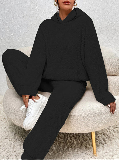Women’s Two-Piece Loungewear Set – Plush Pullover Hoodie – Wide-Leg Pants – Relaxed Fit