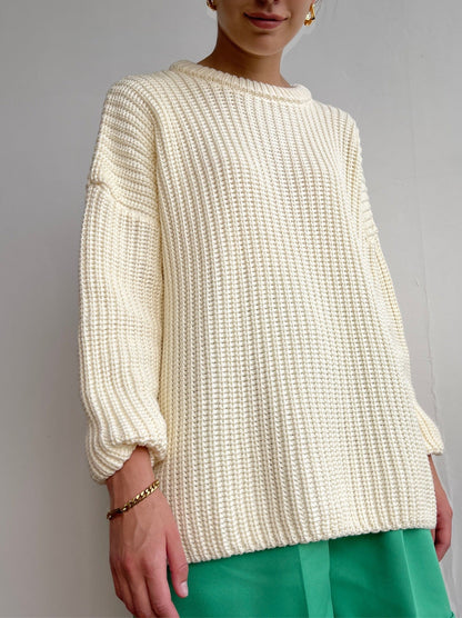 Women’s Knit Sweater – Oversized Fit – Ribbed Texture – Crew Neck Casual Layering