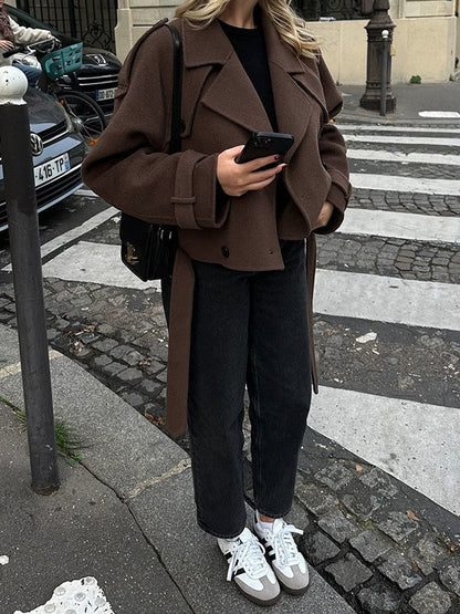 Women’s Wool Coat – Oversized Fit – Cropped Length – Double-Breasted Suit Collar