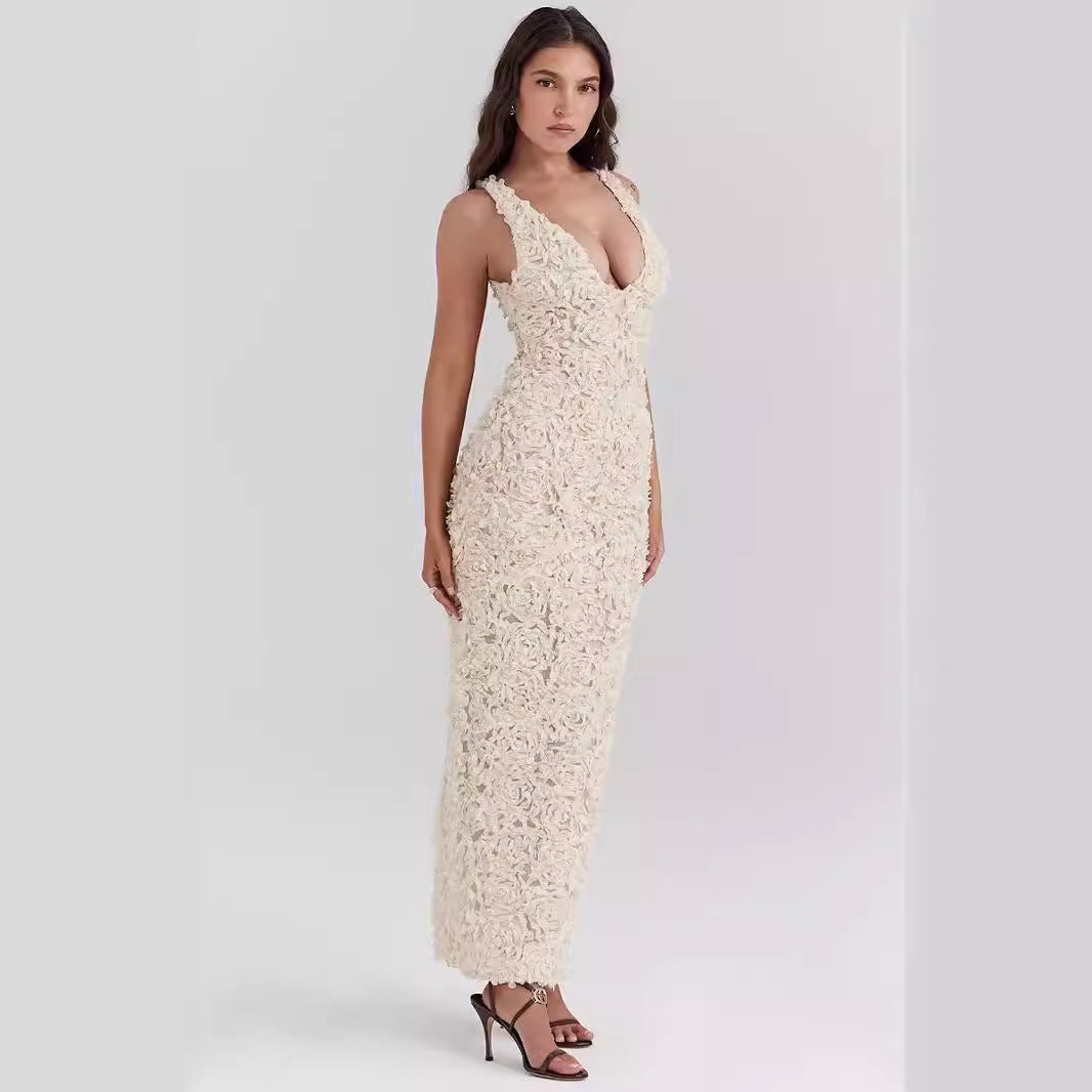 Women’s Evening Dress – Slim Fit – 3D Floral Texture – Plunging Neckline – Sleeveless
