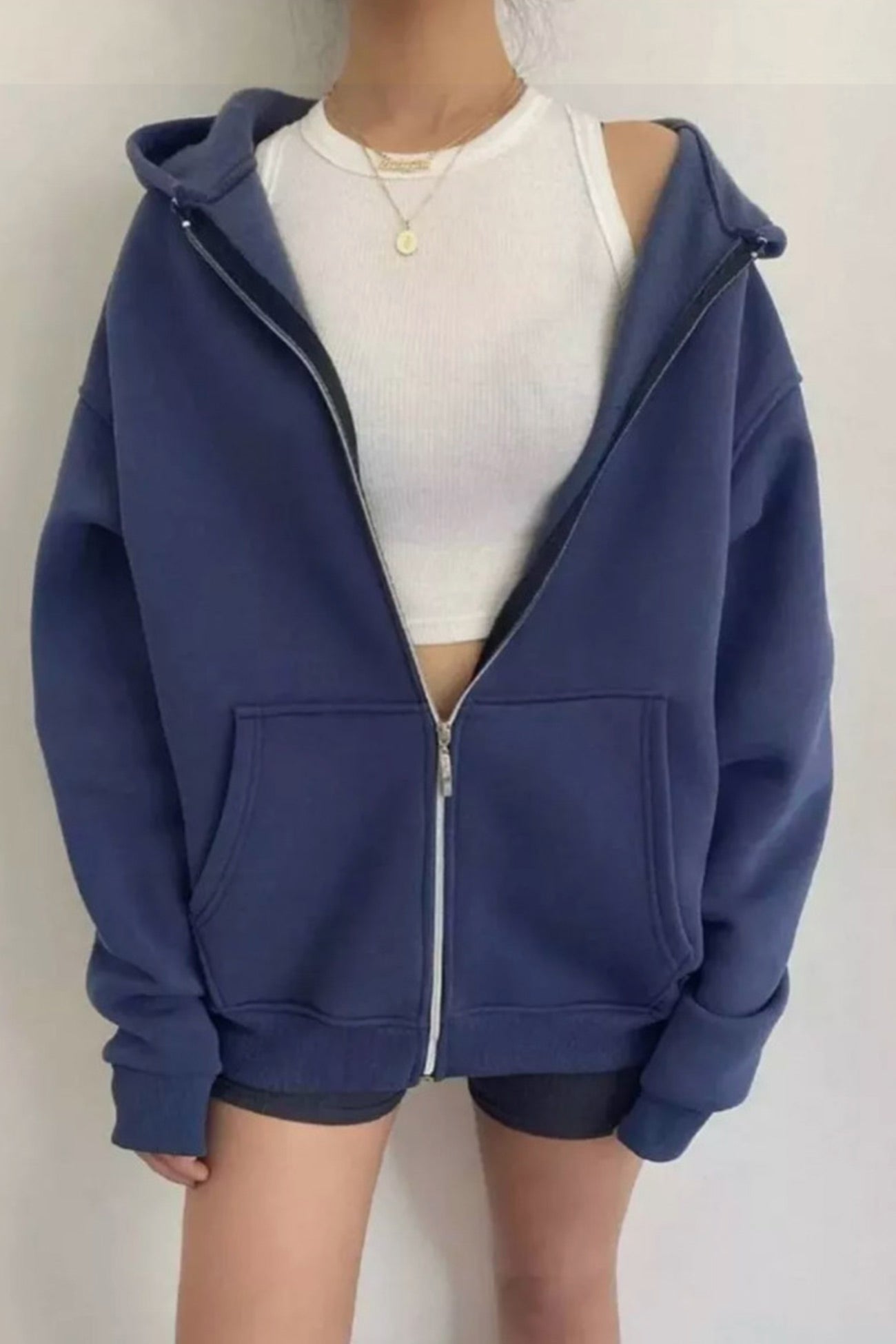 Women's oversized solid zip-up hoodie with pockets