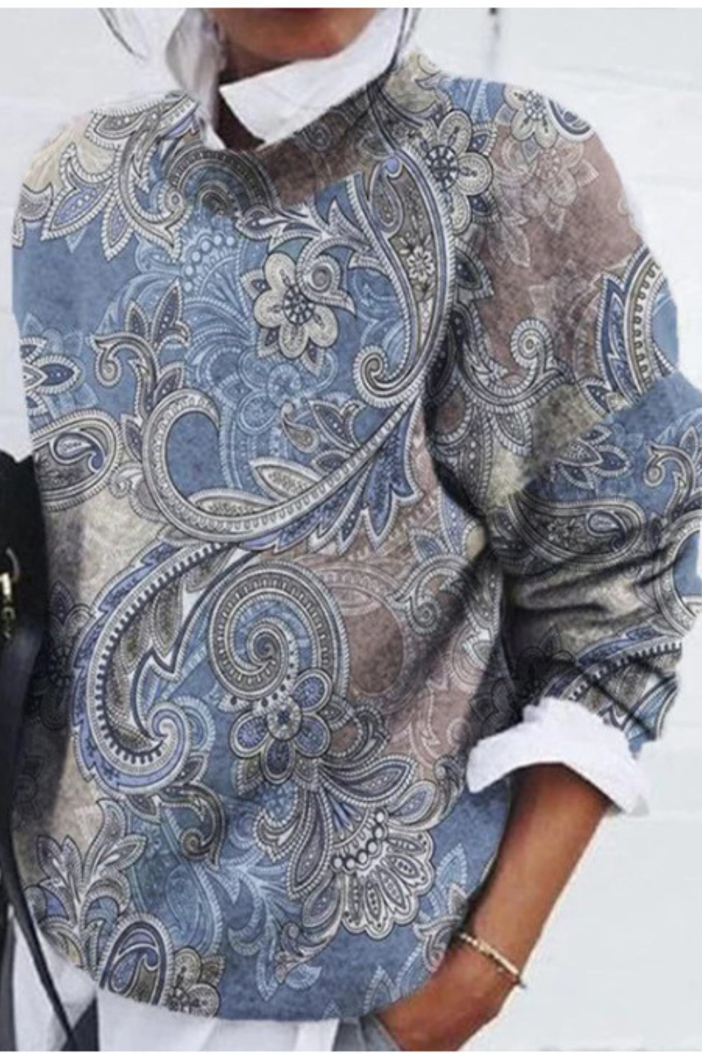 Women’s Sweatshirt - Paisley Print - Relaxed Fit - Long Sleeve Casual Wear
