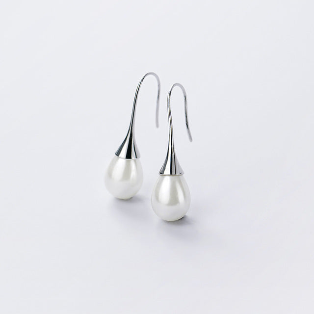 Elegant pearl drop earrings