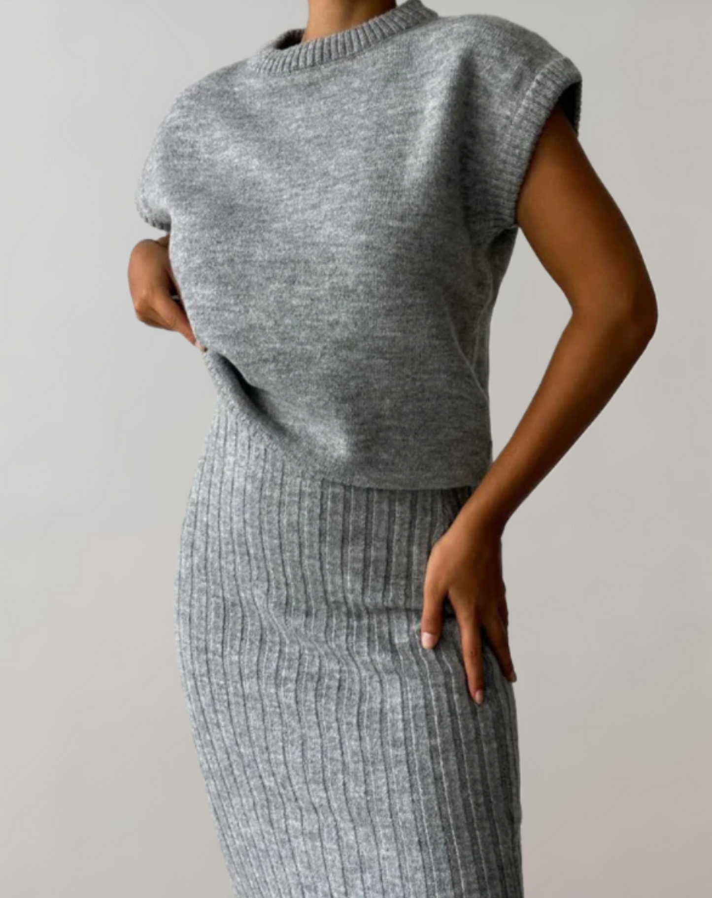 Women's modern 2 piece knitted set