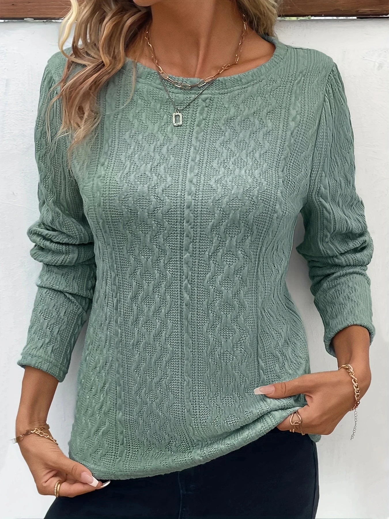 Women's fashionable textured round neck top