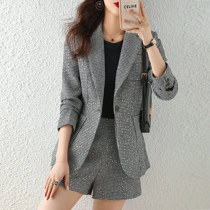 Urban style two-piece suit with button detailing for women