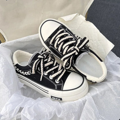 Women's Platform Sneakers - Canvas Low-Top - Lace-Up Rope Laces - Rubber Toe Cap