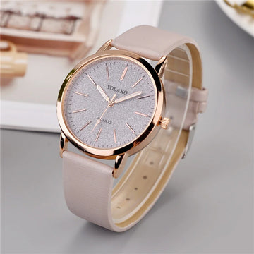 Elegant glitter dial quartz watch with soft leather strap for women