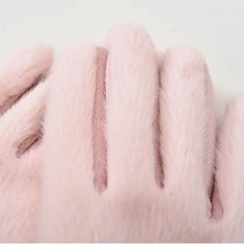 Isabella Fitted Gloves | Furry Touchscreen Gloves