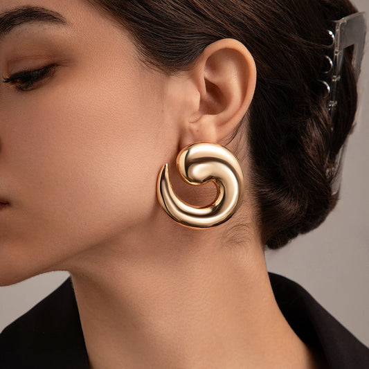 Smooth Conch Snail Stud Earrings