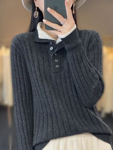 Ribbed polo sweater with contrast collar for women