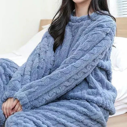 Women’s Two-Piece Pajama Set – Plush Fleece – Oversized Fit – Ribbed – Long Sleeve & Wide Leg
